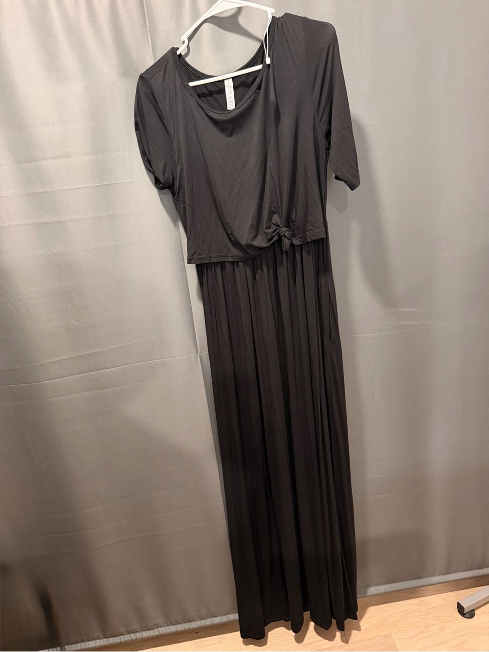 Latched Mama Front Knot Nursing Maxi Dress – Black – Size Medium – NWOT